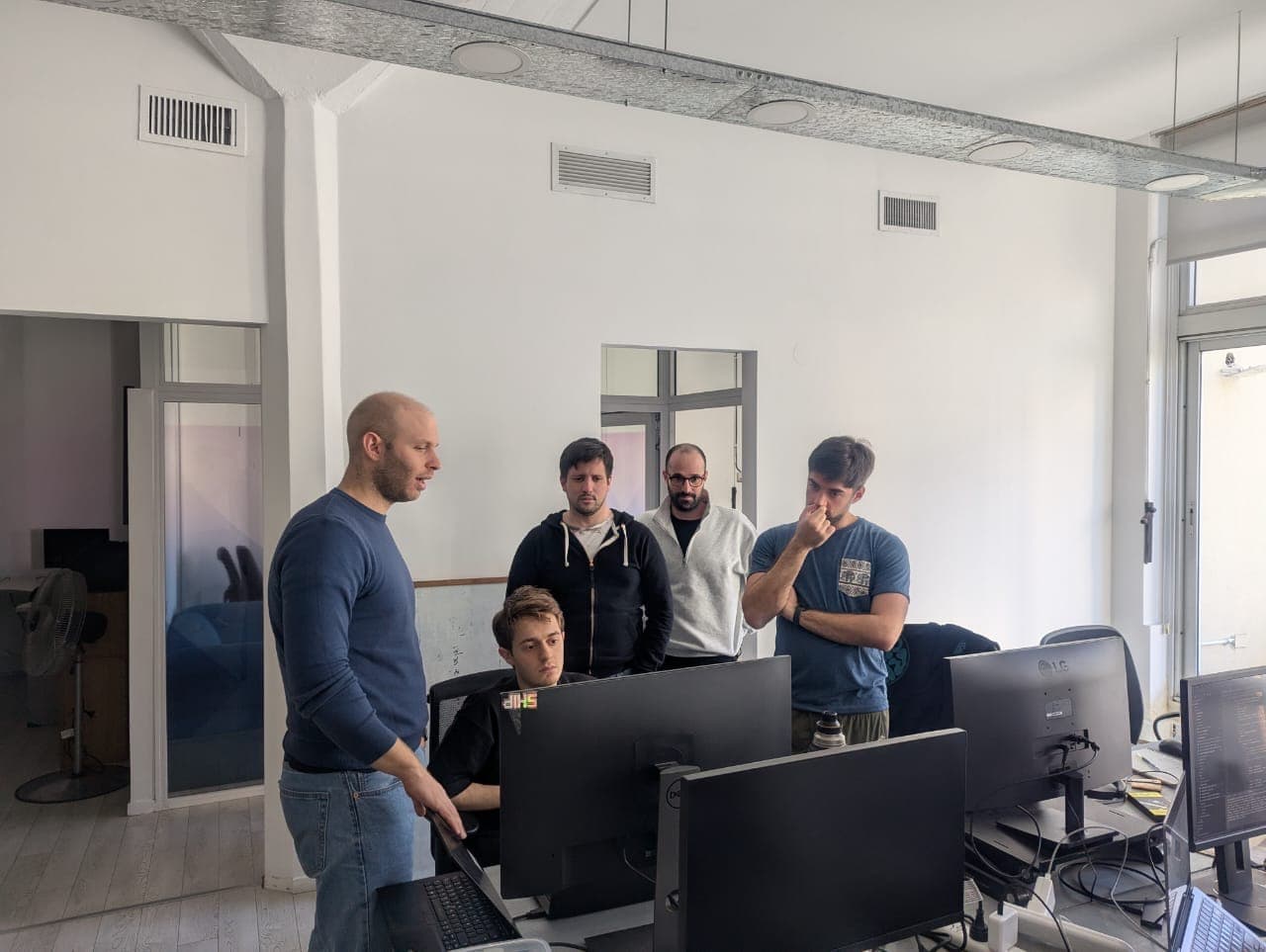 Canta recibiendo feedback de la primera versión de la demo